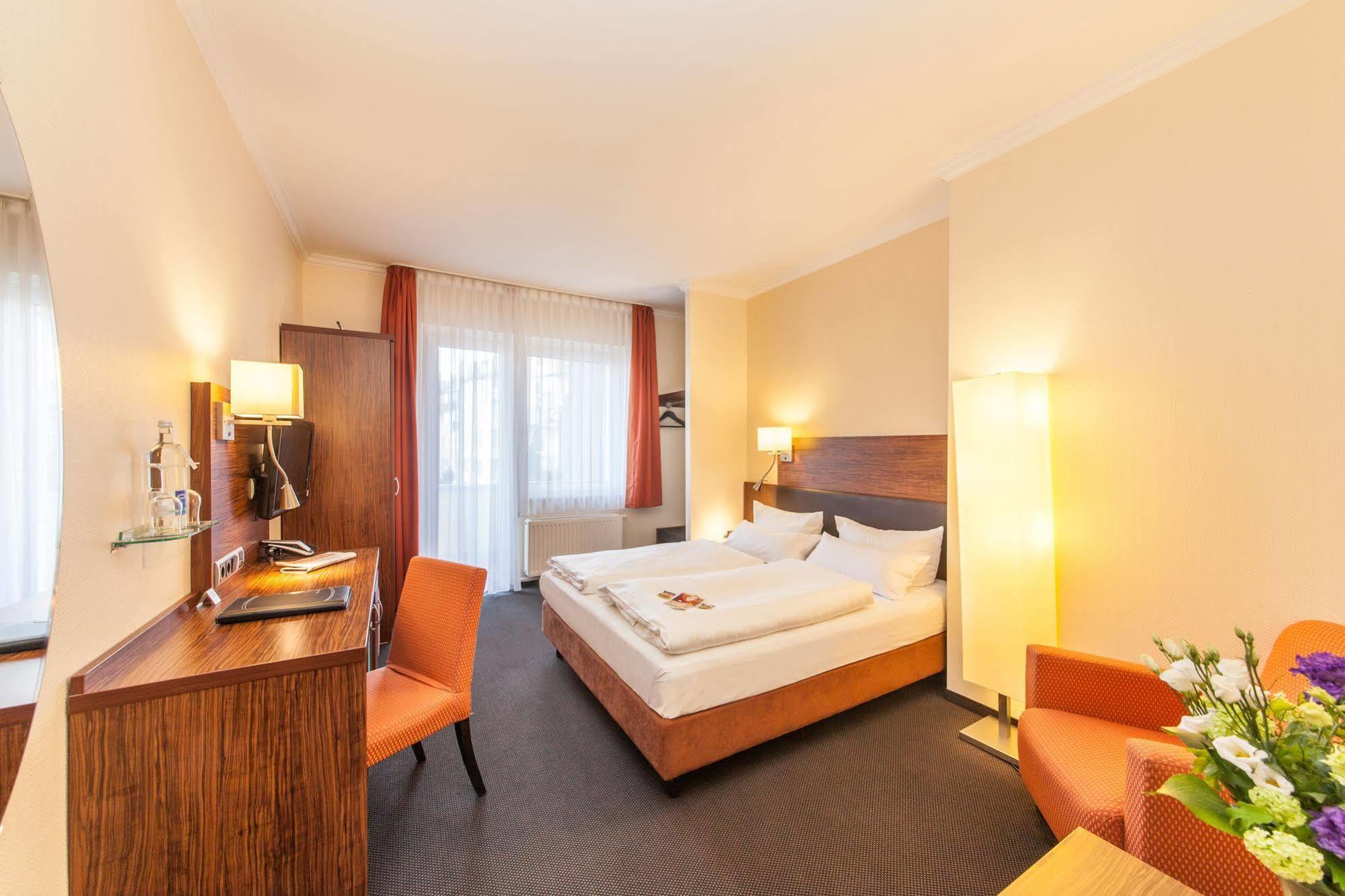 Hotel Flora Duesseldorf Ngoại thất bức ảnh